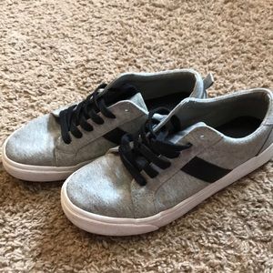 Boys canvas sneakers